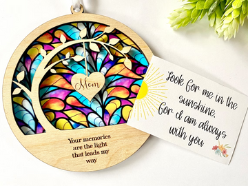 Mom Your Memories Are The Light That Leads My Way - Personalized Memorial Suncatcher