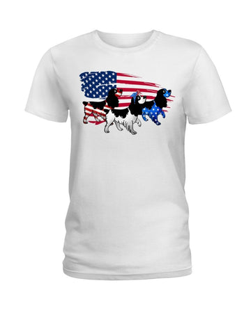 English Springer Spaniel admire america flag white t-shirt