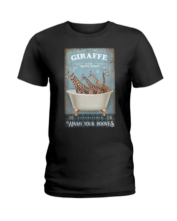 Giraffe wash your hooves Black T-Shirt