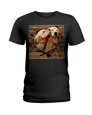 Golden Retriever Woody background with heart  Black T-Shirt
