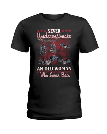 Bats never underestimate old woman Black T-Shirt